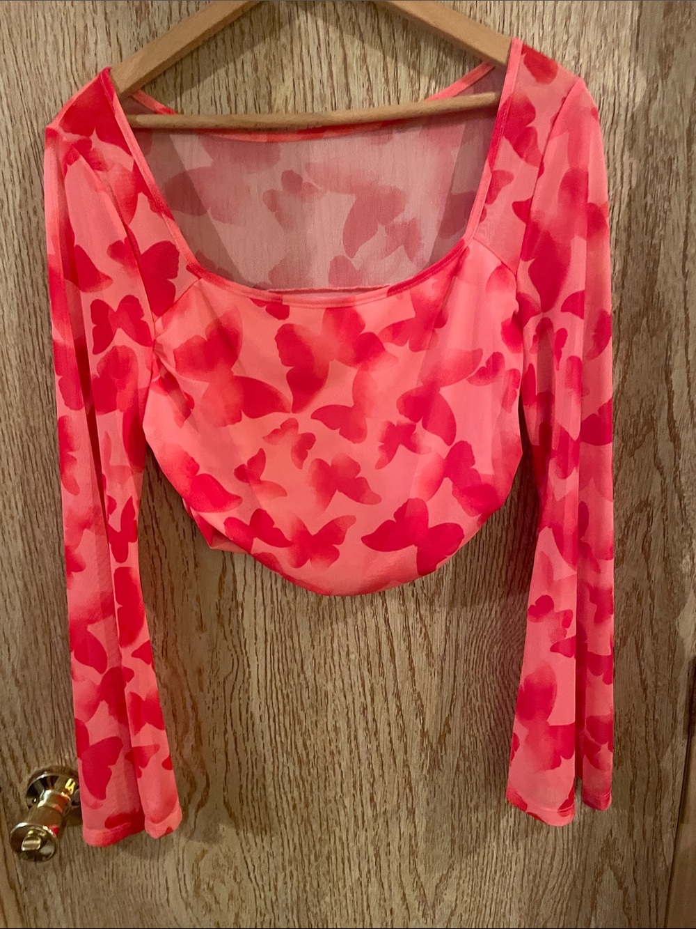 SHEIN Pink & Hot Pink Butterflyi Print Long Sleeve Crop Top